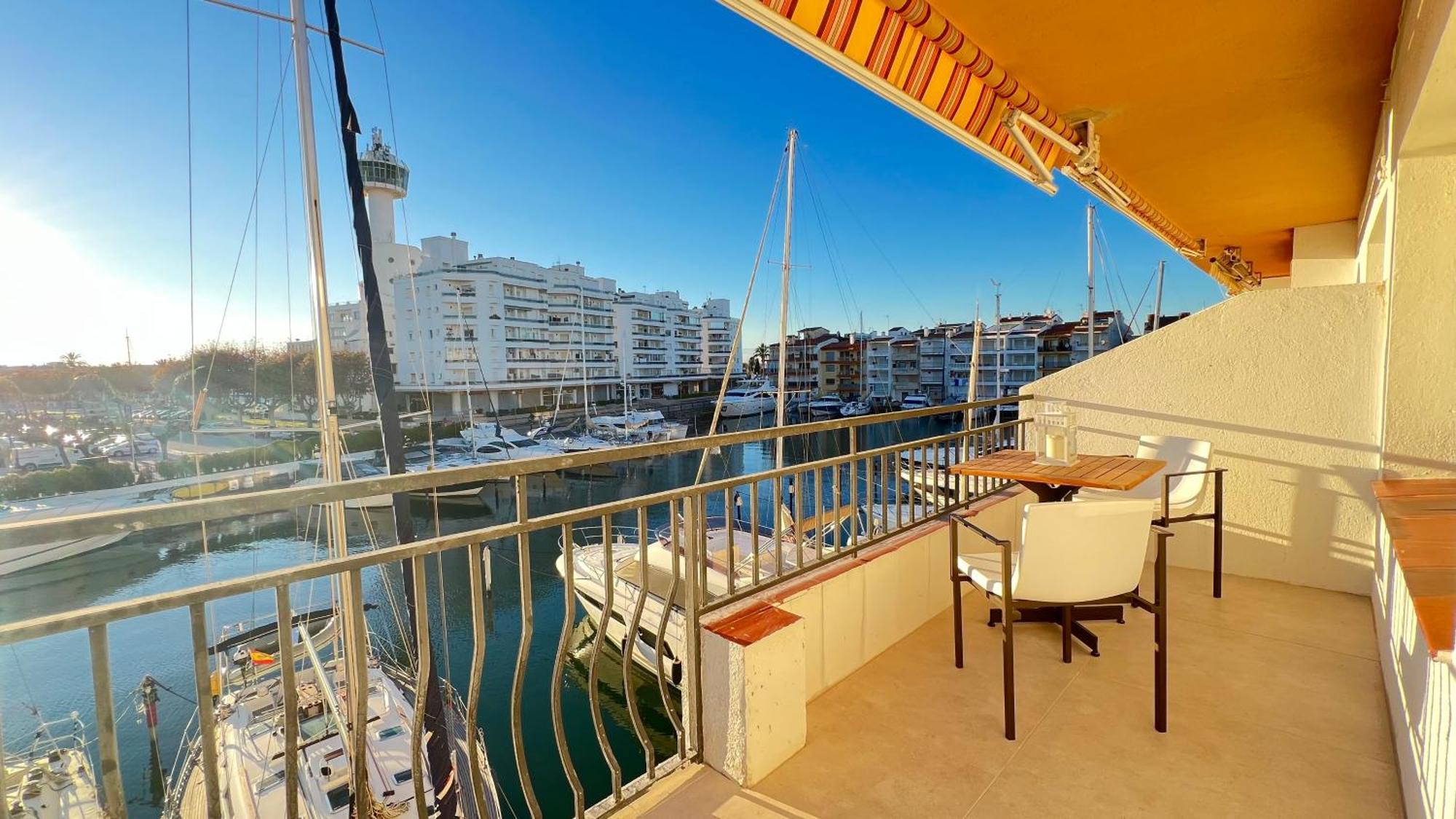 Estudio Frente Al Canal Con Terraza 艾姆布里亚布拉瓦 外观 照片